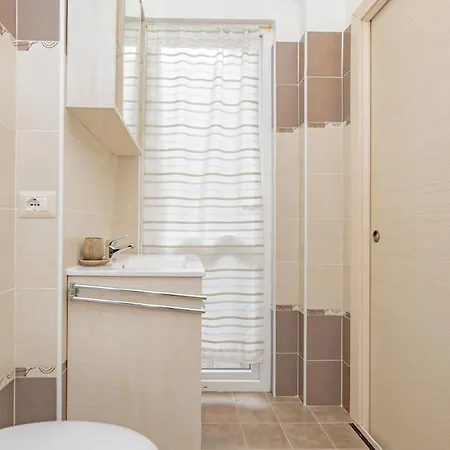 2 Bedroom Apartment - Buzzi Hospital, Sempione, Mico, 100Mt Metrom5 Milan Exterior photo