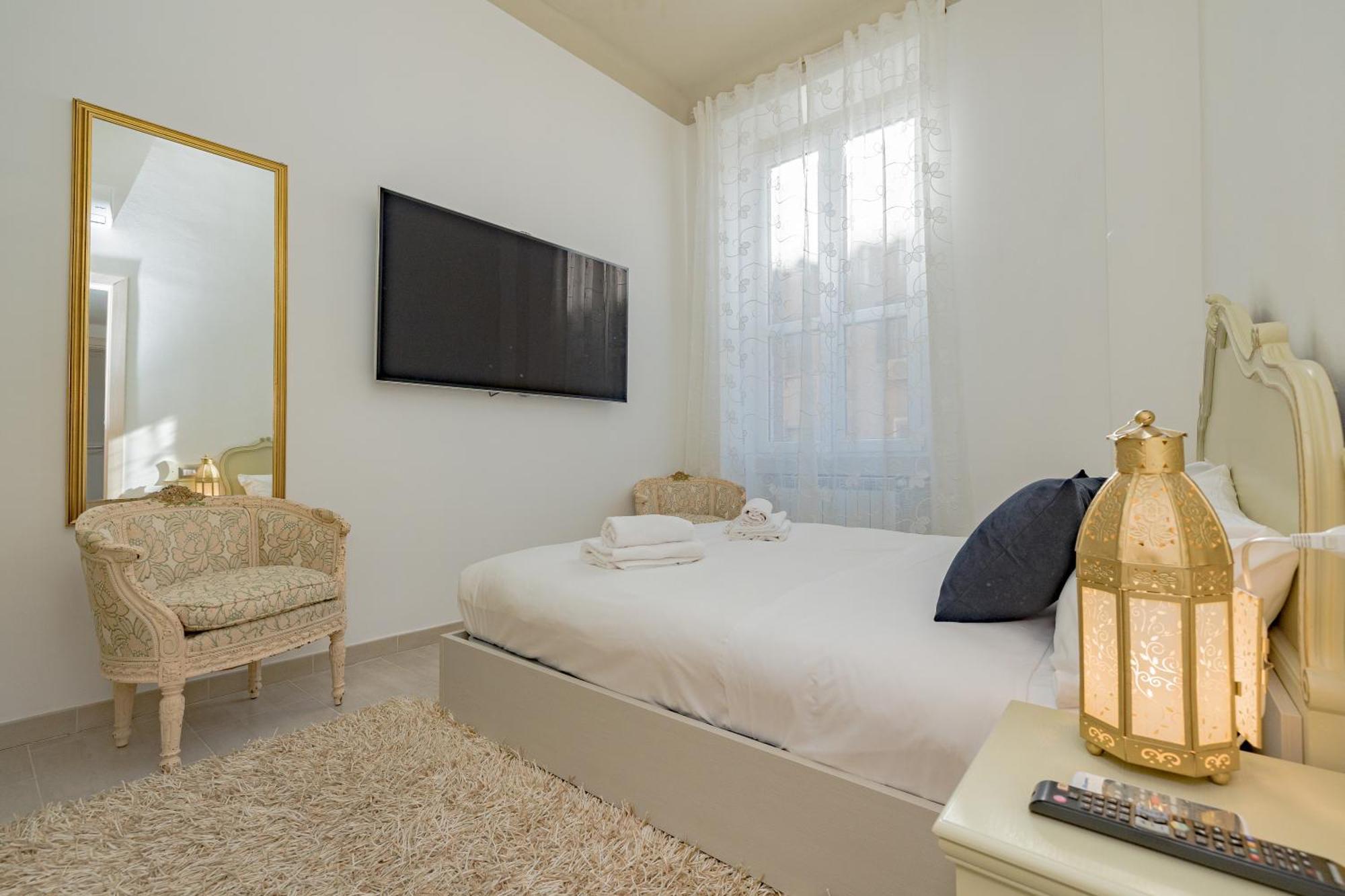 Apartment 2 Bedroom - Buzzi Hospital, Sempione, Mico, 100mt Metrom5 Milan