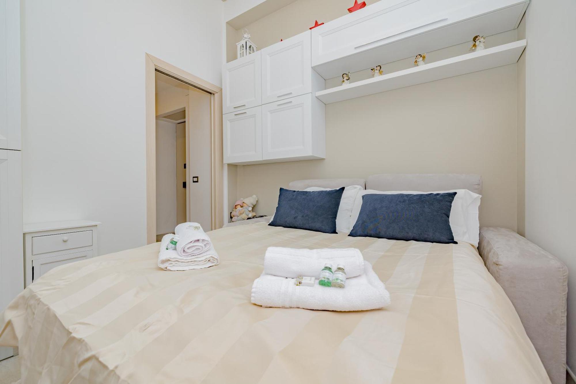 Apartment 2 Bedroom - Buzzi Hospital, Sempione, Mico, 100mt Metrom5